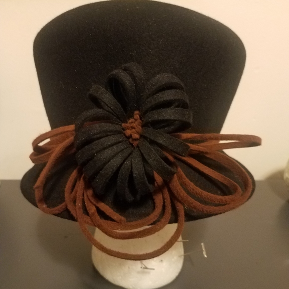 Designer hat - Picture 1 of 2
